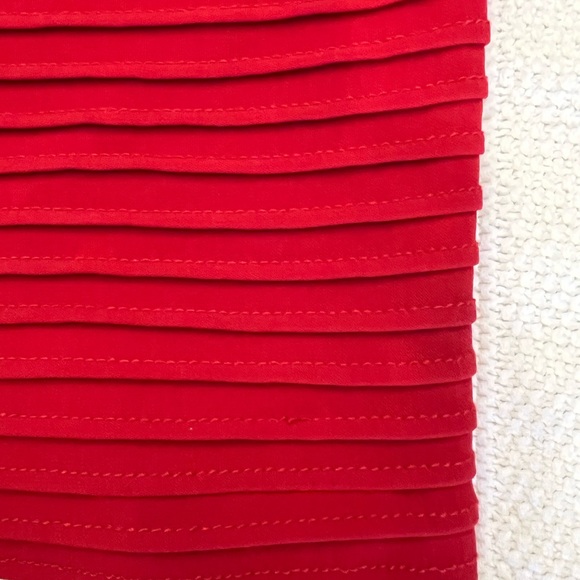 Curvy Ribbed Red Gonnella Skirt size 44 with matching leather belt. - Picture 2 of 16